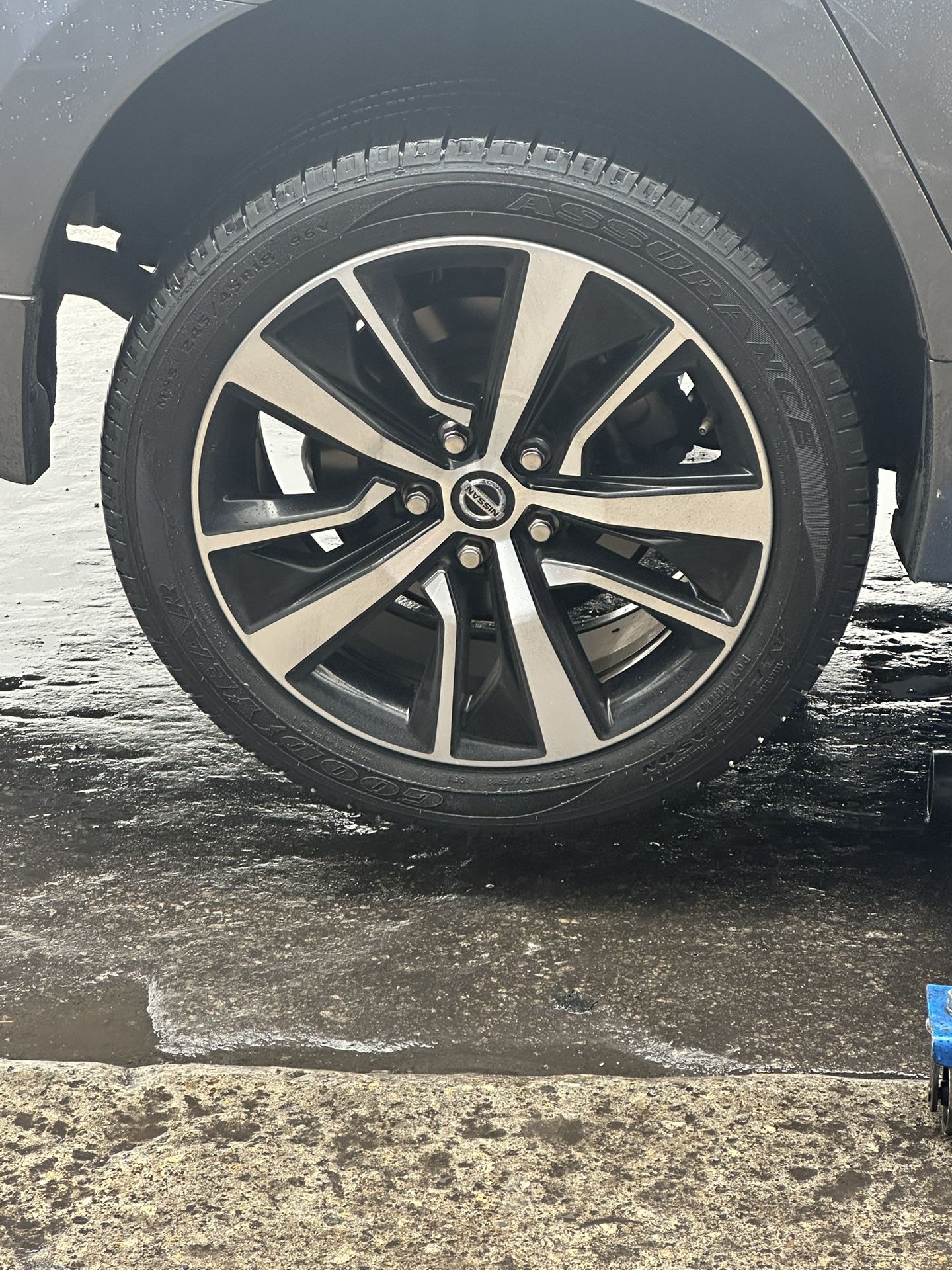 Nissan Maxima Tire Sizenull