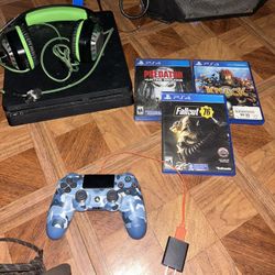 PS4 Slim 
