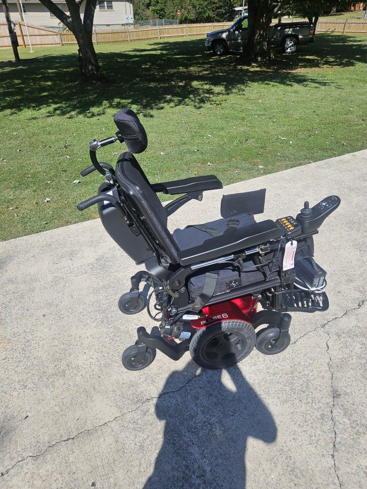 Quickie Pulse 6 Wheel Chair