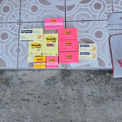 Post-It Different Sizes And Colors 