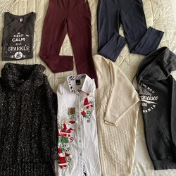 Set of women's clothing. Size: S (7 pieces).