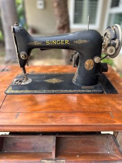 Vintage 1930 Singer Sewing Machine