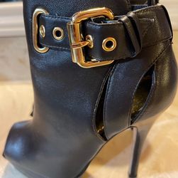 Bebe Morgan Booties Size 5