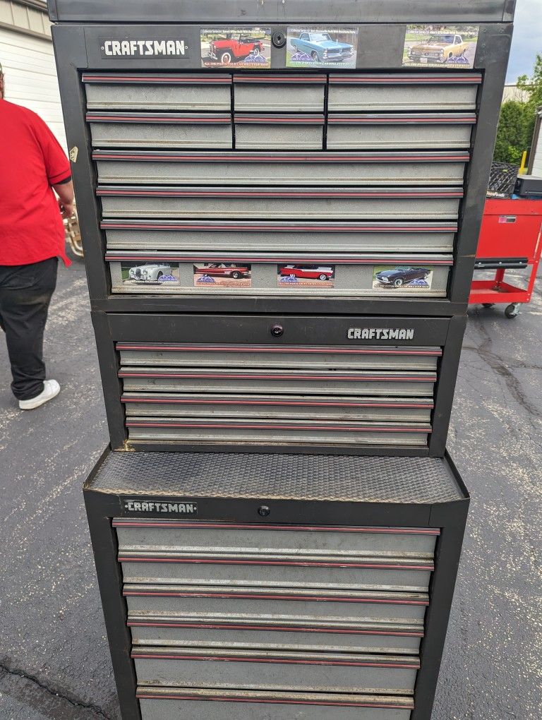 Craftsman Rolling Tool Box