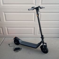 NIU KQi600P Electric Scooter