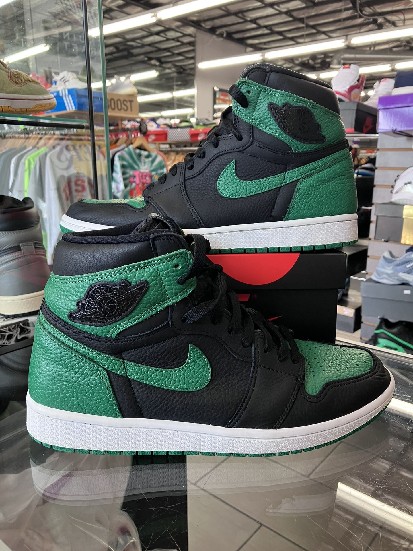 Air Jordan 1 High Retro Pine Green 2.0 - avconcontrols.com display picture 2