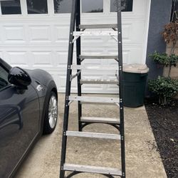Husky 6' Fiberglass Ladder