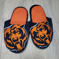 Kids medium size 3-4 Chicago bears slippers