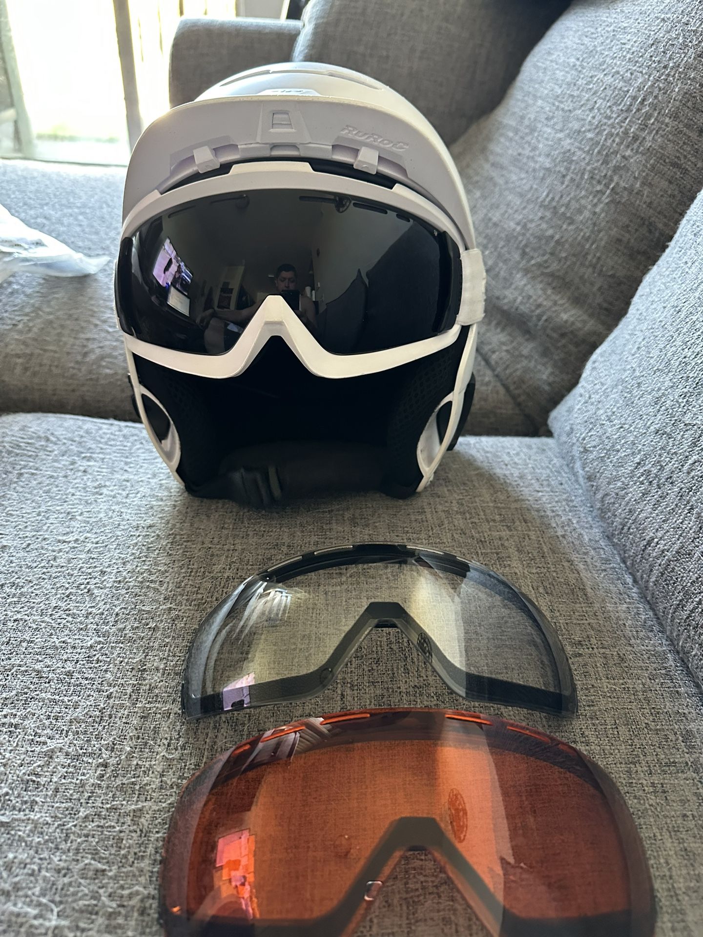 Ruroc M/L Ski/Snowboard Helmet w/ Bluetooth Speakers