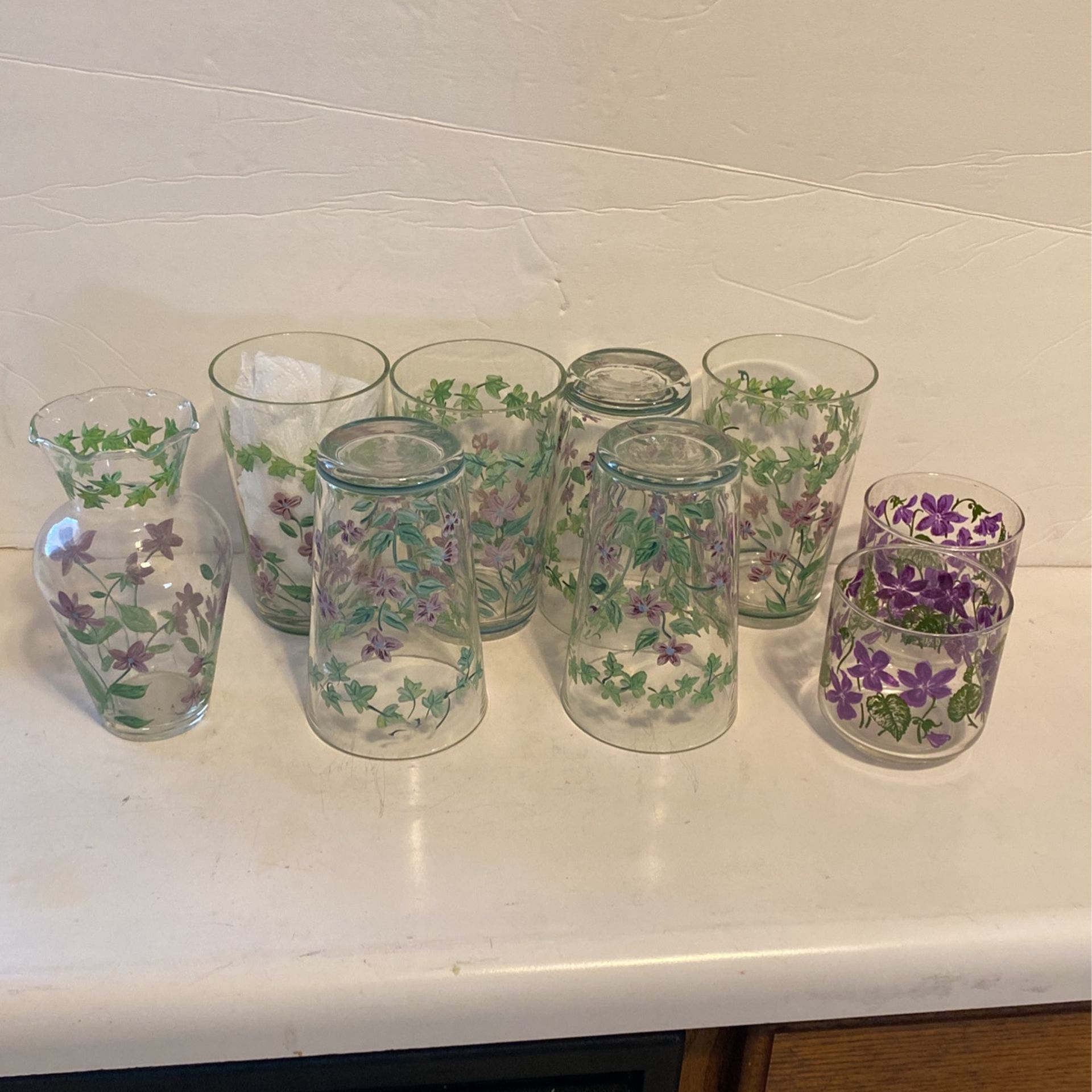 Waverly Six Glasses. sweet Violet. Face vase.