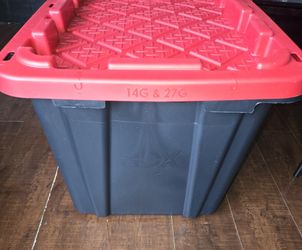 Plastic container
