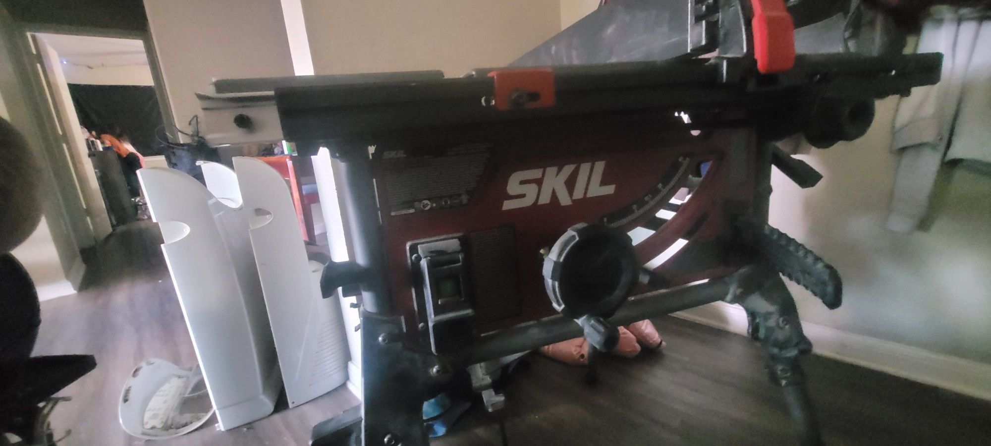SKIL Table Saw