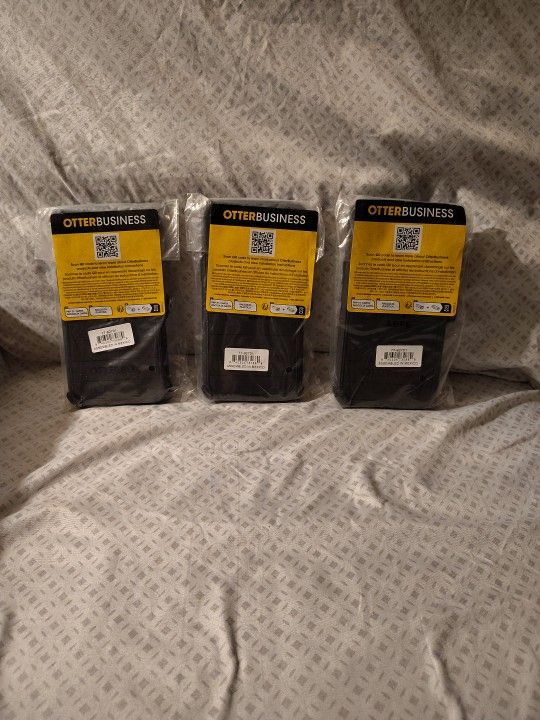 iPhone 13 Pro Otter Box Case (BRAND NEW)