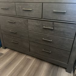 Bedroom set