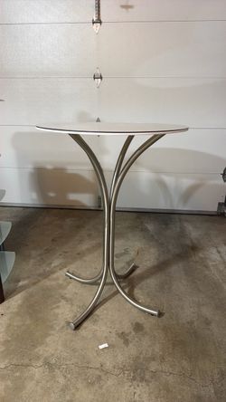 Round Bar Height Table with Metal Base