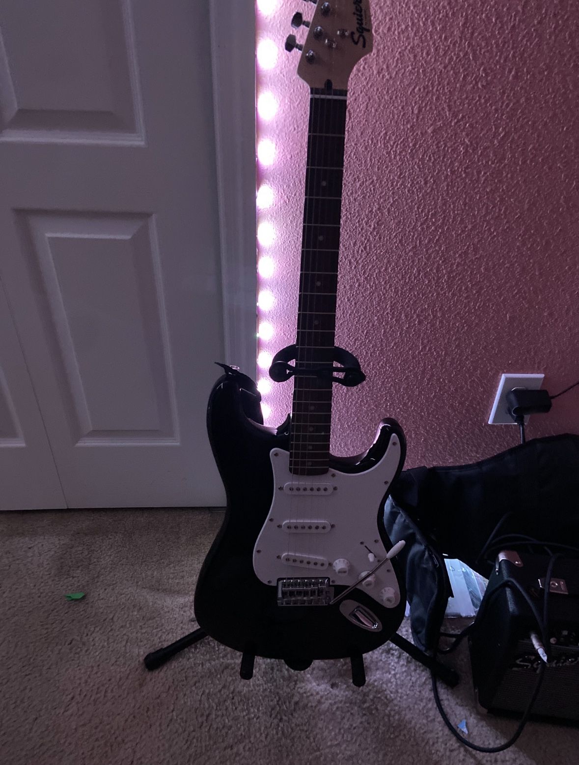Squier Stratocaster Electric Guitar w Amp & Stand