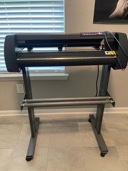 Large-format vinyl cutter plotter