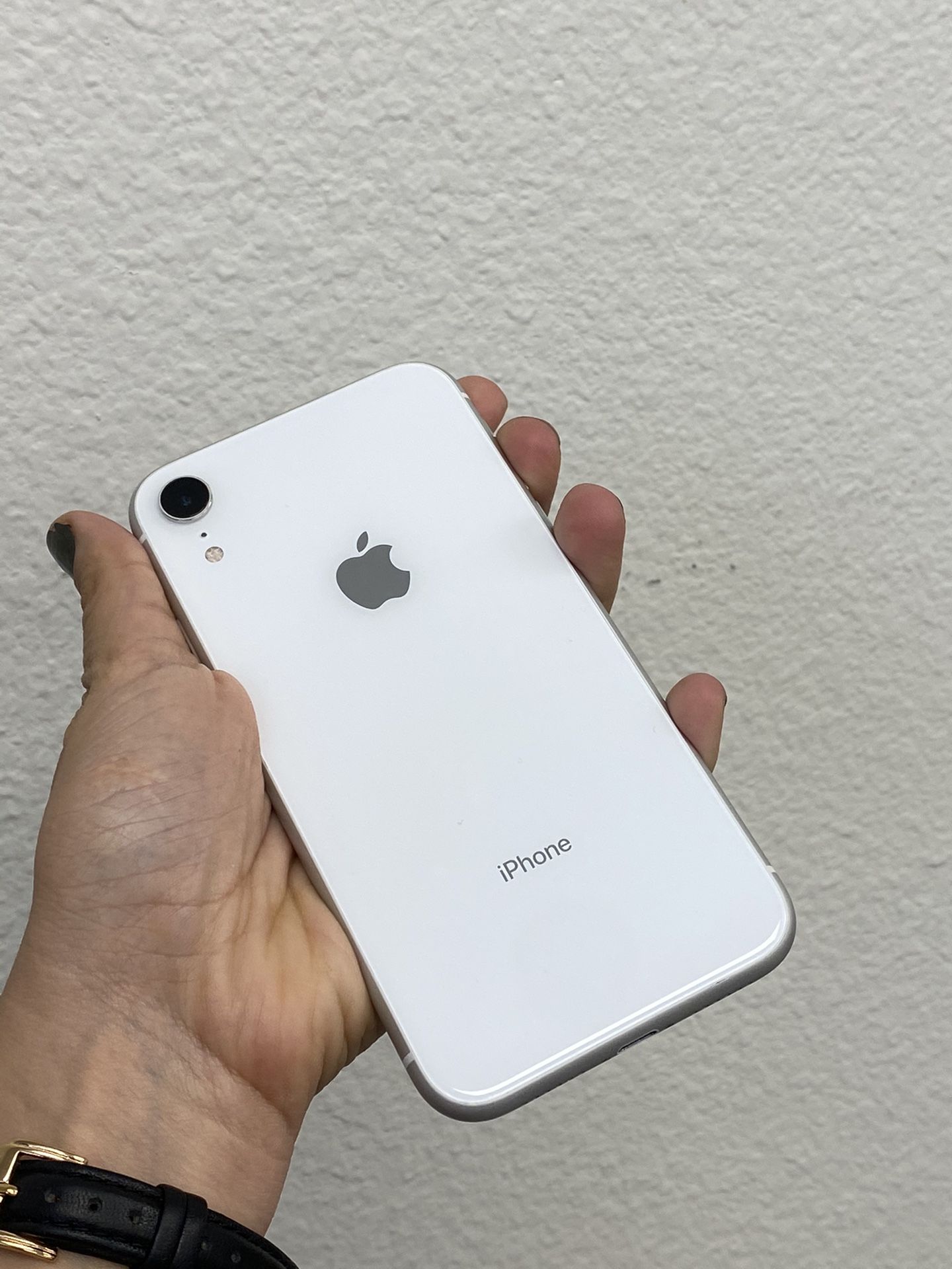 iPhone XR ;; MetroPCS and T-Mobile ( 64GB )
