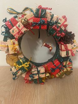 Vintage Christmas Wreath Mini Wrapped Presents Bells Santa Retro Holiday Decor