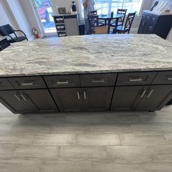 Kitchen island 