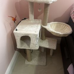 unused cat tree