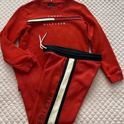 Tommy Hilfiger Boy Jogger And Sweatshirt 