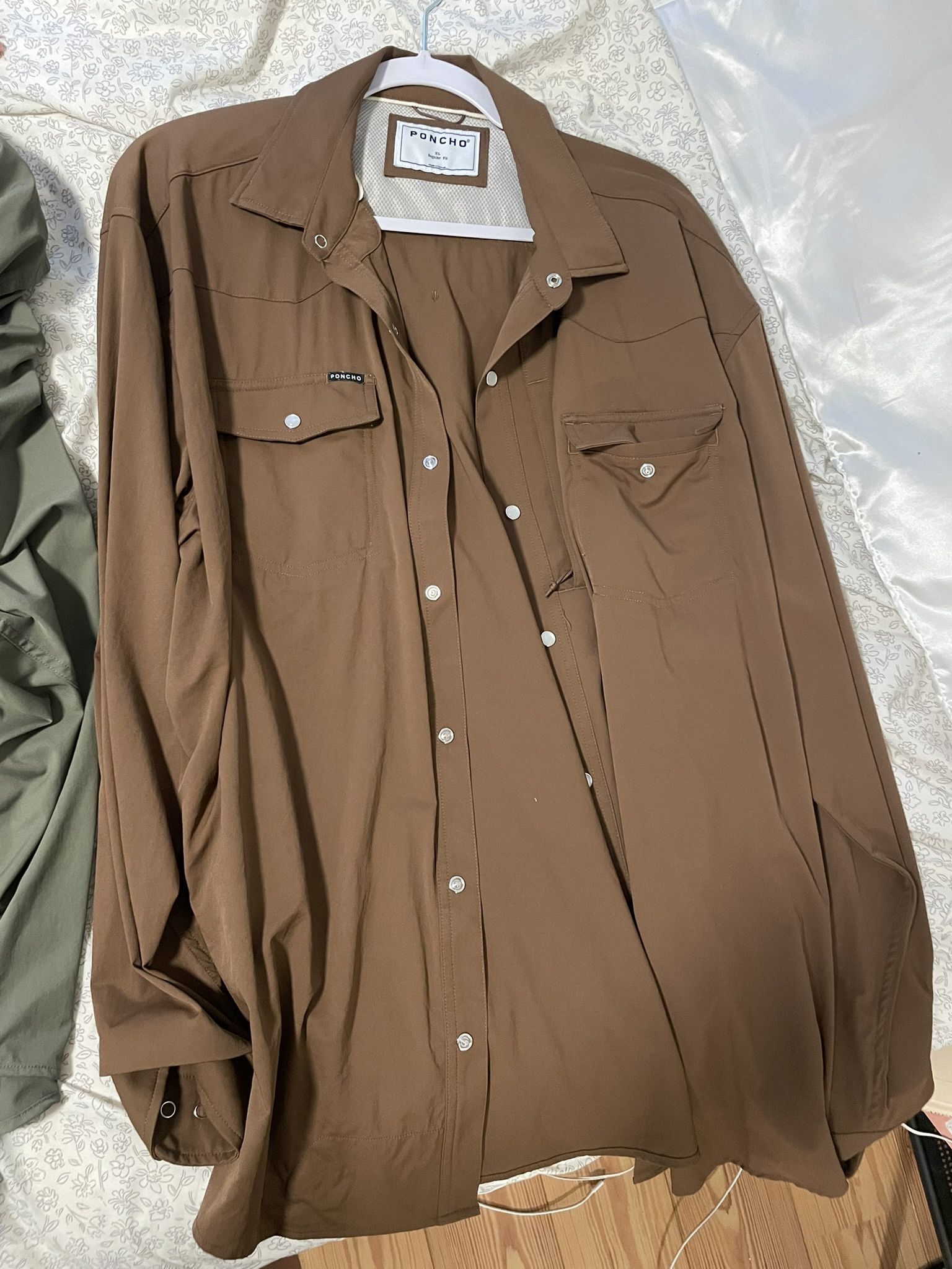 Mens XL Poncho Pearl snap shirt