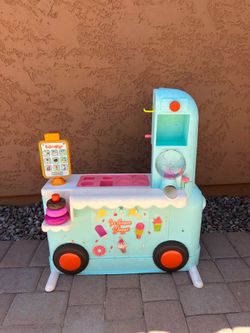 Ice cream truck play pretend