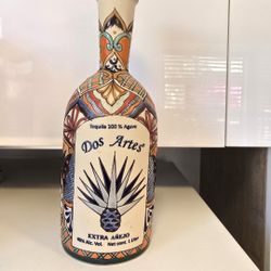Tequila Dos Artes Extra Anejo Empty Round Ceramic Bottle 2022 1 Liter Empty Collectors Itwm