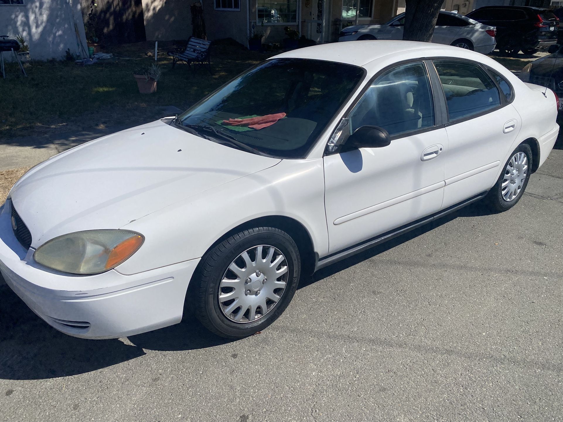 2005 Ford Taurus