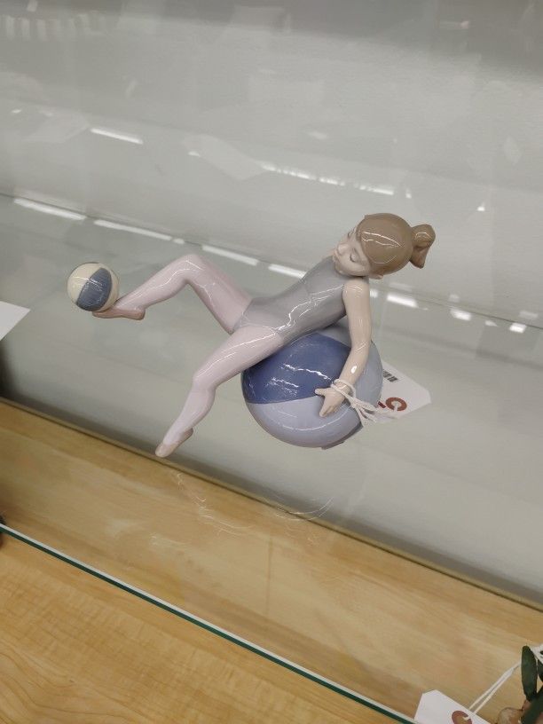 Figurine