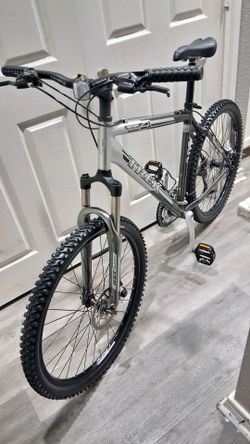 Trek 4 Series Aluminum Bike