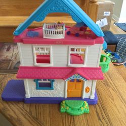 Fisher Price Doll House With Accessories  Mom Dad Baby Sister And Grandma Plus House  Furniture