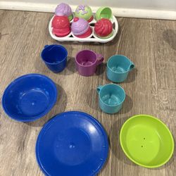 Play Dishes And Cupcakes