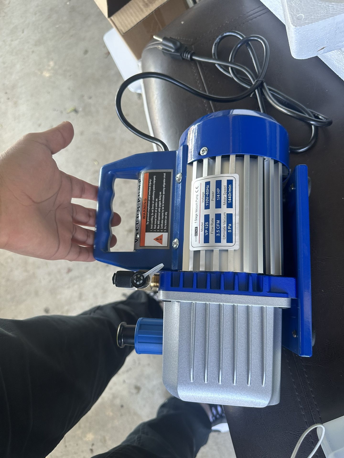 Vaccum Pump And Gauges 