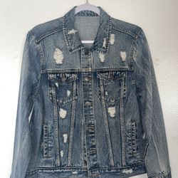 Distressed Women’s Denim Jacket 