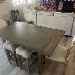 Table With Chairs. 