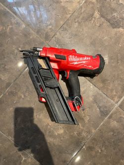 Milwaukee Fuel Framing Nailer 30”
