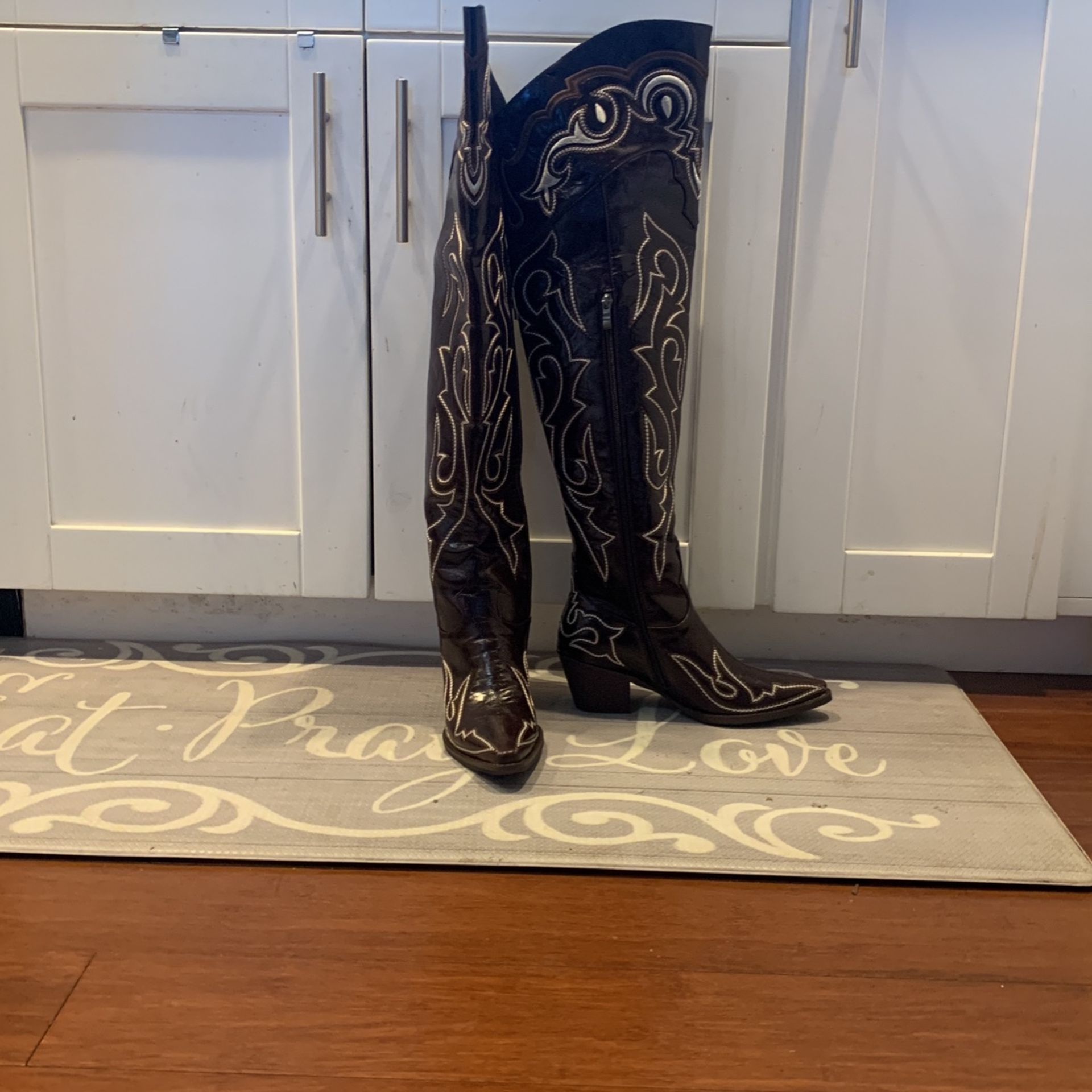 Women’s Thigh High Boots