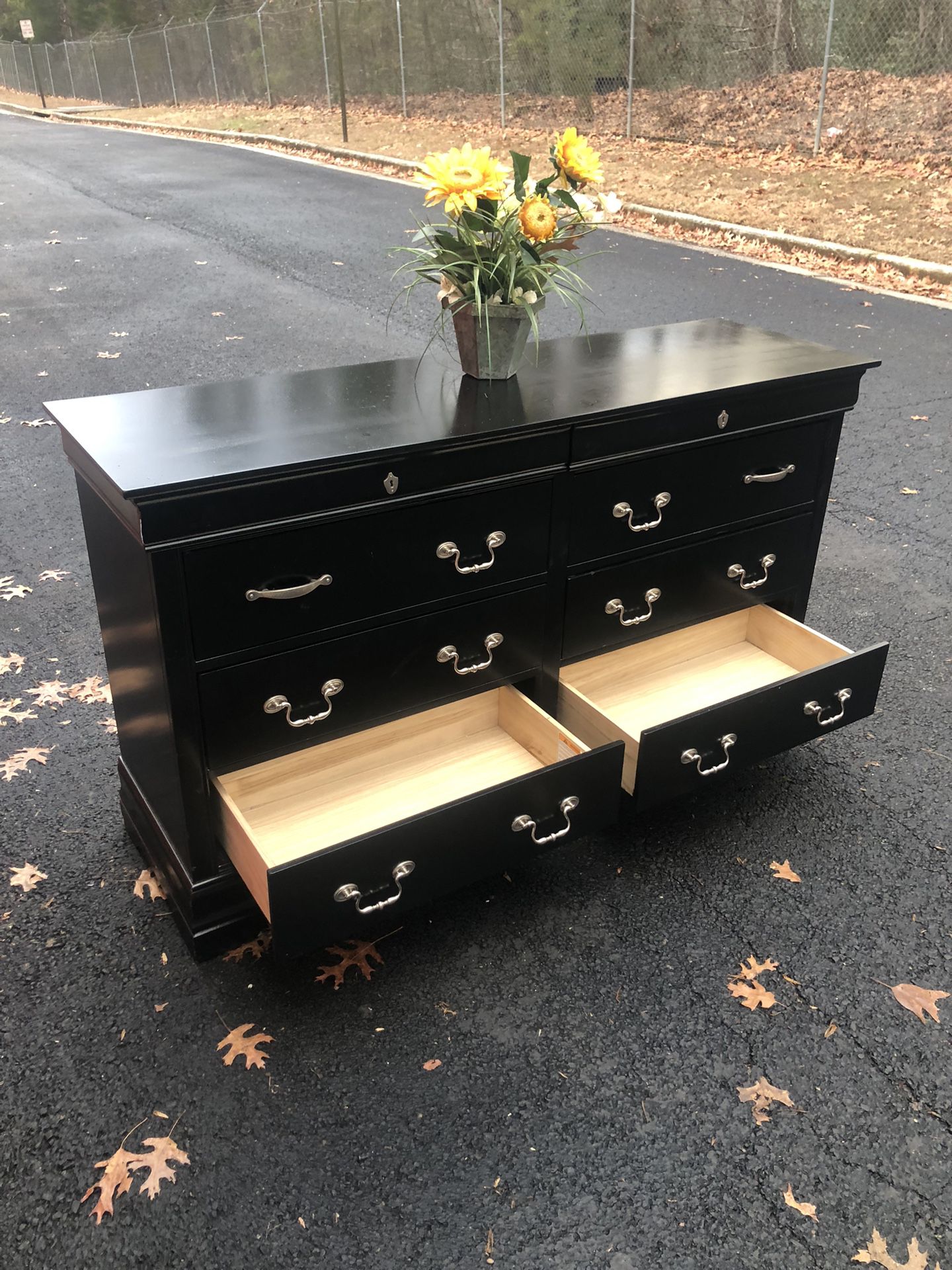 Quality  Modern Black  Long Dresser  With  Big Drawers  Drawers  Sliding Smithy Great  Condition
