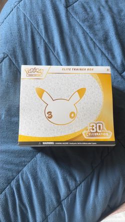 Pokémon 30th Celebration Elite Trainer Box