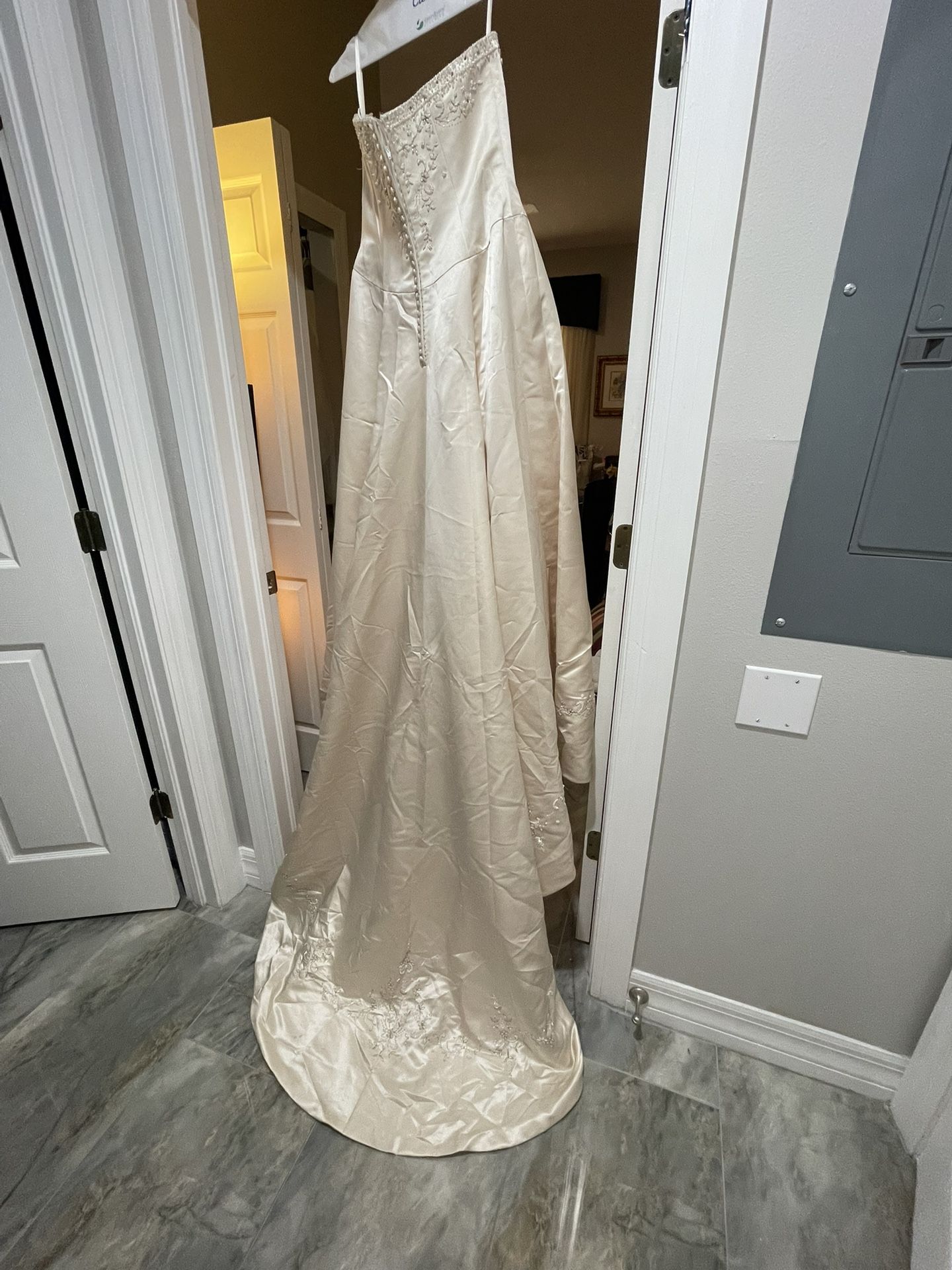 Wedding dress