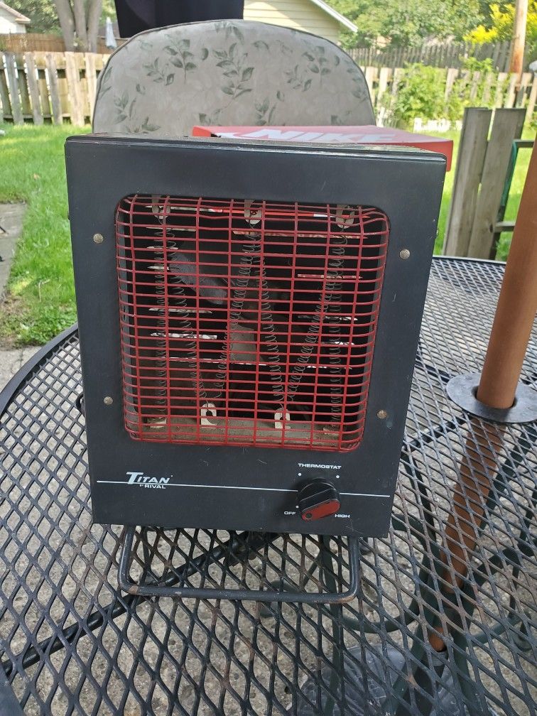 Titan by Rival Portable Electric Space Heater T-113-A for Sale in South  Bend, IN - OfferUp