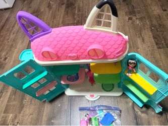 Gaby’s Dollhouse + Toys