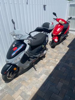 Gas Moped Scooter – Black and Gray