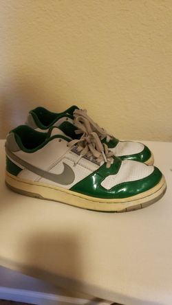VINTAGE GREEN NIKES