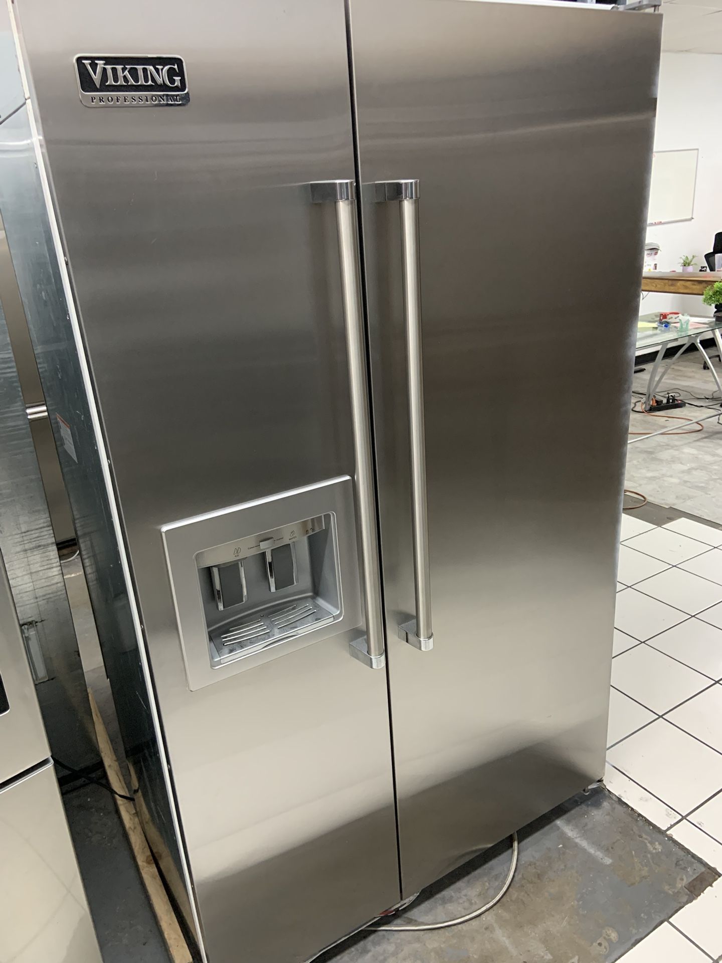 Viking 48” Pro Built-In Side By Side | ProChill Temp Control | Ice Maker + LED | Stainless Steel 2022