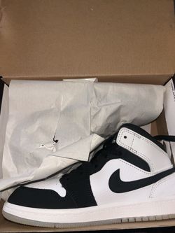 1Y Nike Jordan's