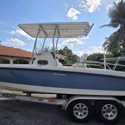 2012 Boston Whaler Dauntless