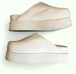 Yume Yume Beige Truck Slides 🔥 MSRP: $245